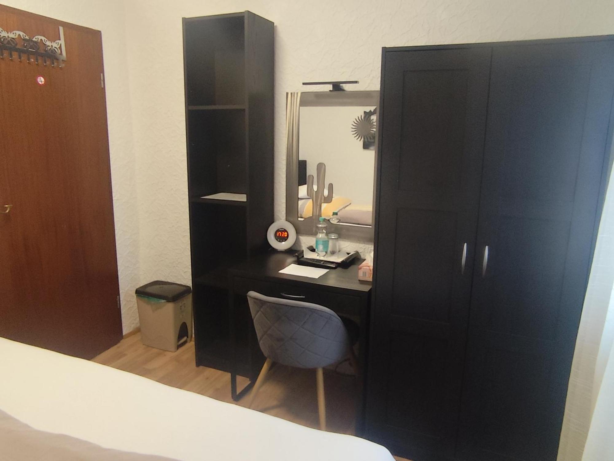 Gaestezimmer Boxenstopp Veitsbronn Kültér fotó