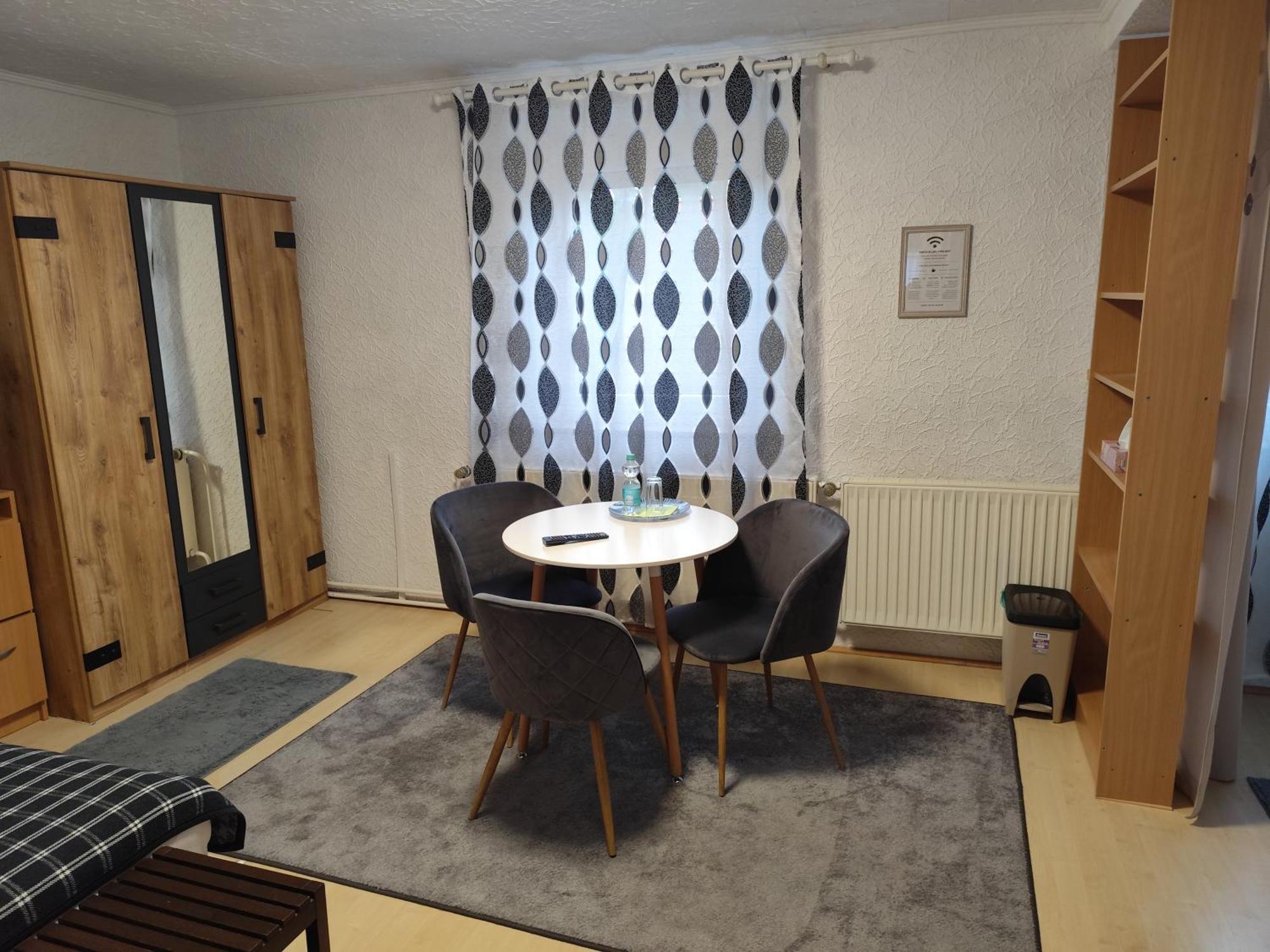 Gaestezimmer Boxenstopp Veitsbronn Kültér fotó